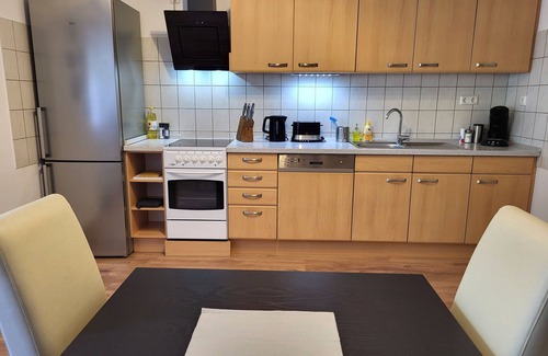 Homberg Apartment | 105sqm basement apartment with high-w. Fully equipped, center Homberg Ohm, sauna+fitness