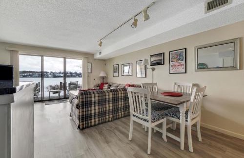 Charlevoix House | 106 Edgewater Inn