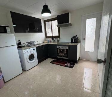 Algemesi Apartment | 107 m² Apartment ∙ 3 bedrooms ∙ 5 guests