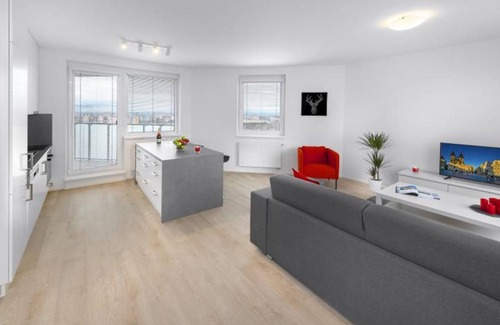 Prague 13 Apartment | 107 m² Apartment ∙ 3 bedrooms ∙ 5 guests