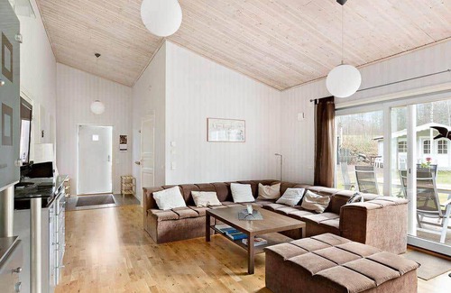 Hjo House | 107 m² House ∙ 3 bedrooms ∙ 6 guests