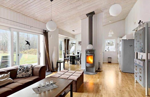 Hjo House | 107 m² House ∙ 3 bedrooms ∙ 6 guests