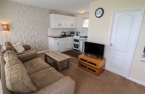 Chapel Saint Leonards Cottage | 107 THE LAURELS, pet friendly, with a garden in Chapel St Leonards
