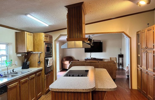 Trinity Cabin | 1075 Marina Dr