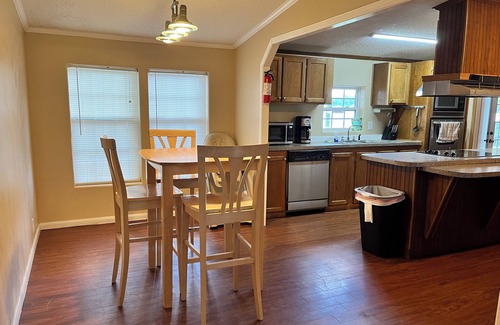 Trinity Cabin | 1075 Marina Dr