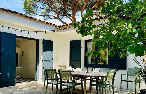 Plage de la Garonnette Villa | 108 m² Villa ∙ 4 bedrooms ∙ 9 guests
