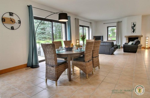 Pluduno House | 109 m² Gîte ∙ 2 bedrooms ∙ 5 guests