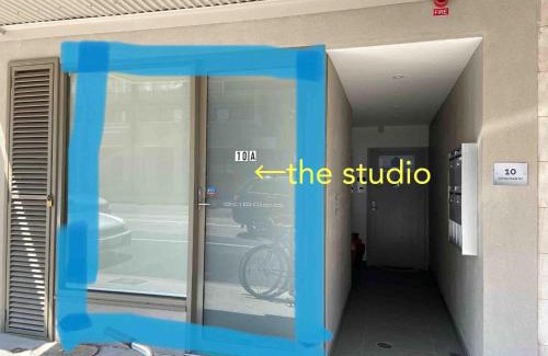 Brunswick West Apartment | 10A Brunswick Living Studio Close to APT and CBD Free Wifi Tram at Doorstep