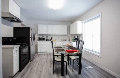 Trenton House | 10Beds! By BATAWA SKI HILL! [40% DISCOUNT] Two Riverside Homesn