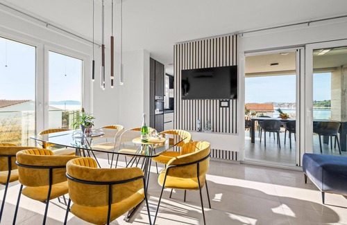 Srima Apartment | 11 bedroom amazing apartment in Srima