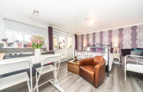 Little Missenden Apartment | 11 Boutique studio apartment perfect for peaceful getaway, secluded garden, quiet location
