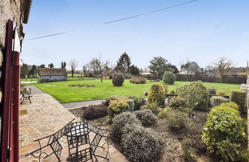 Saint-Brice-de-Landelles House | 110 m² House ∙ 6 bedrooms ∙ 10 guests