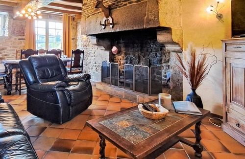 Saint-Brice-de-Landelles House | 110 m² House ∙ 6 bedrooms ∙ 10 guests