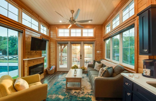 Whitney Cabin | ~ 11 Mi to Lake Whitney: Tree-Lined Cabin w/Deck