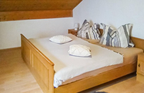 Mooswald Apartment | 110 m² Apartment ∙ 4 bedrooms ∙ 8 guests