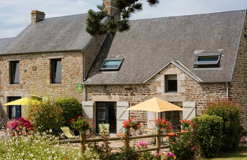 Dragey-Ronthon Cottage | 110 m² Cabin ∙ 3 bedrooms ∙ 6 guests