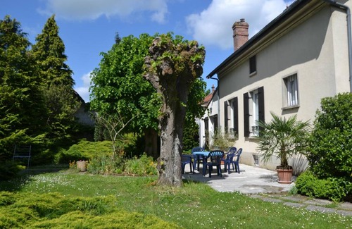 Larchant House | 110 m² Gîte ∙ 3 bedrooms ∙ 5 guests