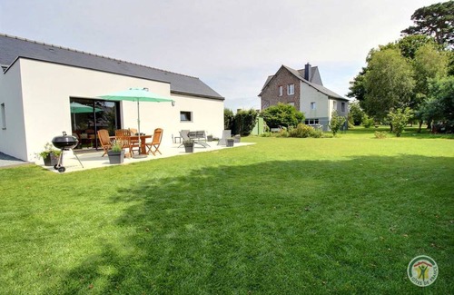 Plougrescant House | 110 m² Gîte ∙ 3 bedrooms ∙ 6 guests
