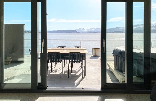 Giske House | 110 m² House ∙ 3 bedrooms ∙ 6 guests