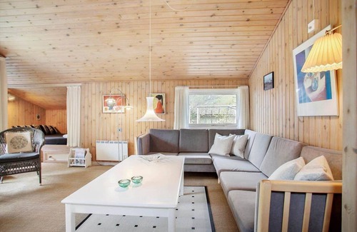 Torup Strand House | 110 m² House ∙ 4 bedrooms ∙ 8 guests