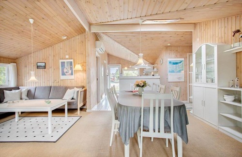 Torup Strand House | 110 m² House ∙ 4 bedrooms ∙ 8 guests