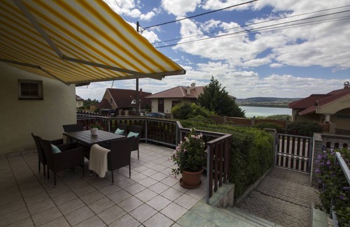 Balatonfuzfo House | 110 m² House ∙ 4 bedrooms ∙ 8 guests