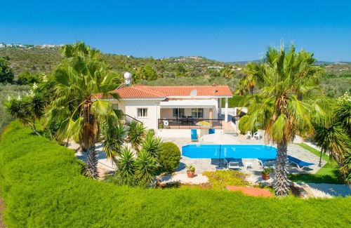 Latchi Villa | 110 m² Villa ∙ 3 bedrooms ∙ 6 guests