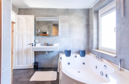 Eijsden Villa | 110 m² Villa ∙ 3 bedrooms ∙ 8 guests