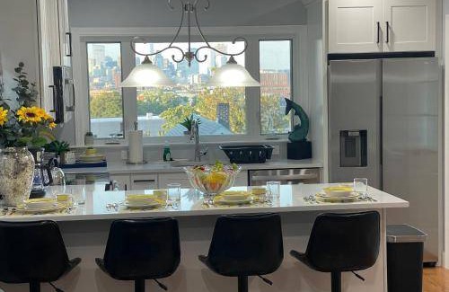 Highland Park Apartment | 111 m² Apartment ∙ 3 bedrooms ∙ 6 guests