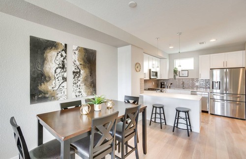 West Colfax Apartment | 111 m² Apartment ∙ 3 bedrooms ∙ 6 guests