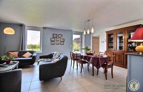 Lannion House | 111 m² Gîte ∙ 3 bedrooms ∙ 6 guests