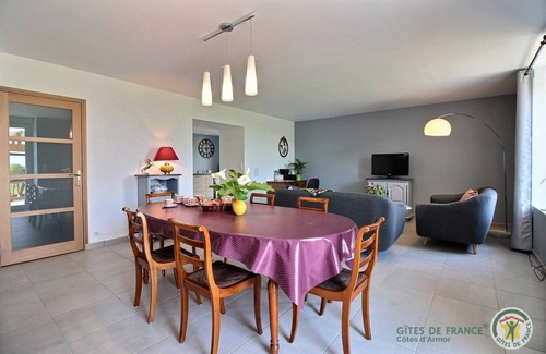 Lannion House | 111 m² Gîte ∙ 3 bedrooms ∙ 6 guests