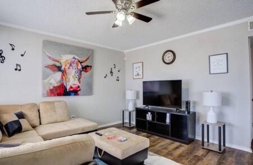 Lubbock House | 111 m² House ∙ 3 bedrooms ∙ 6 guests