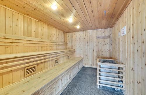 Charlevoix House | 112 Edgewater Inn with Waterfront Access