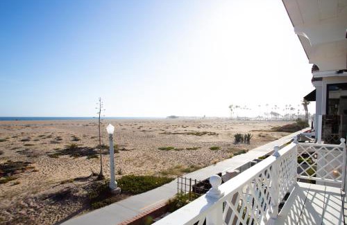 Balboa Peninsula House | 1121 E Balboa Blvd B