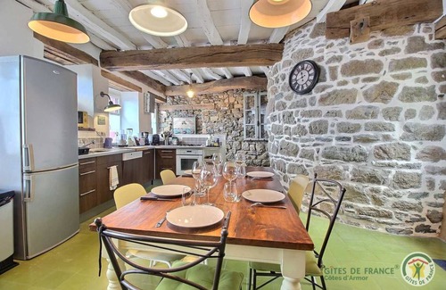Treguier House | 113 m² Gîte ∙ 2 bedrooms ∙ 5 guests