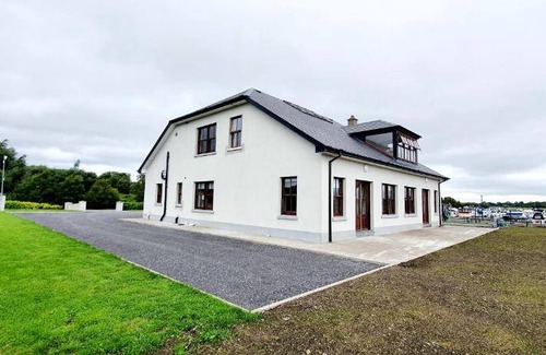 Ballyleague Apartment | 115 m² Apartment ∙ 3 bedrooms ∙ 9 guests