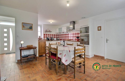 Josselin House | 115 m² Gîte ∙ 3 bedrooms ∙ 6 guests