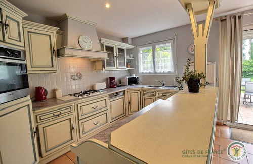 Plourhan House | 115 m² Gîte ∙ 3 bedrooms ∙ 6 guests