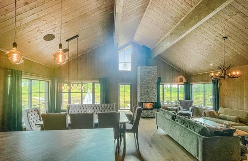 Grondalen House | 118 m² House ∙ 4 bedrooms ∙ 11 guests