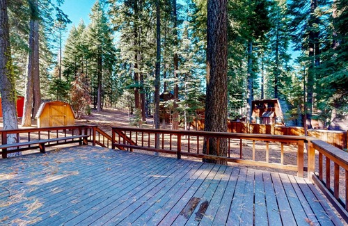 Comstock Acres Cabin | 119 m² Cabin ∙ 3 bedrooms ∙ 6 guests
