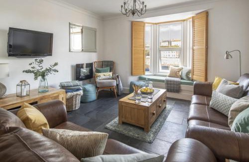 Porthleven House | 12 Bay View