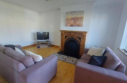 Bruff House | 12 m² House ∙ 3 bedrooms ∙ 6 guests