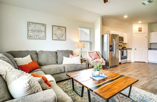 Milton House | 12 Mi to Avery Island: Spacious Family Home!