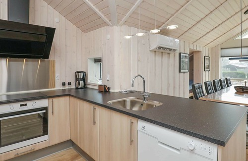 Blavand Strand House | 12 person holiday home in Blåvand