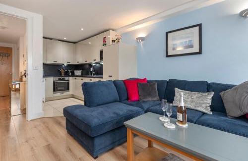 Saundersfoot Apartment | 12 Rhodewood House - Near the Beach Sea Glimpses
