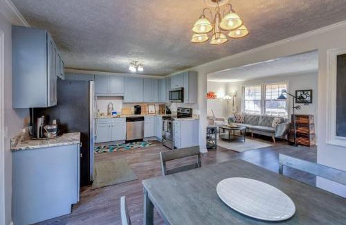 Melrose House | 12 South Home Close to Honky Tonks & Bars