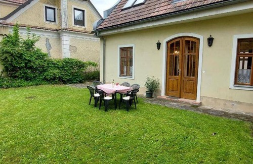 Aggsbach Markt Apartment | 120 m² Apartment ∙ 2 bedrooms ∙ 6 guests