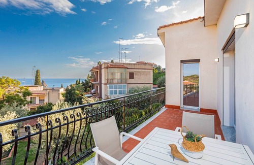 Aci Trezza Apartment | 120 m² Apartment ∙ 3 bedrooms ∙ 6 guests