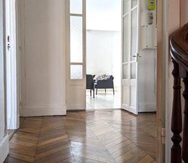 Nevers Apartment | 120 m² Apartment ∙ 1 bedroom ∙ 6 guests